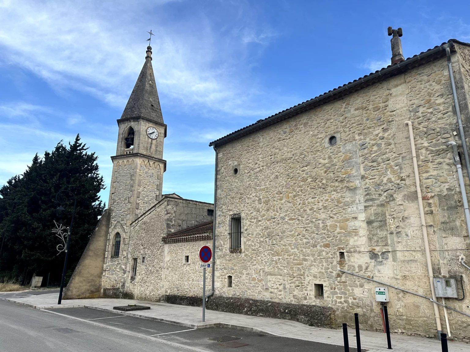 Saint Pierre de Mézoargues Saint-Pierre aux Liens église unité pastorale Sainte Marthe Tarascon Horaires des messes